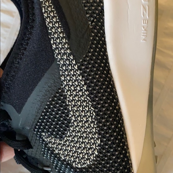 Nike zoom dynamic trainers. Black, white, and grey - Picture 9 of 11